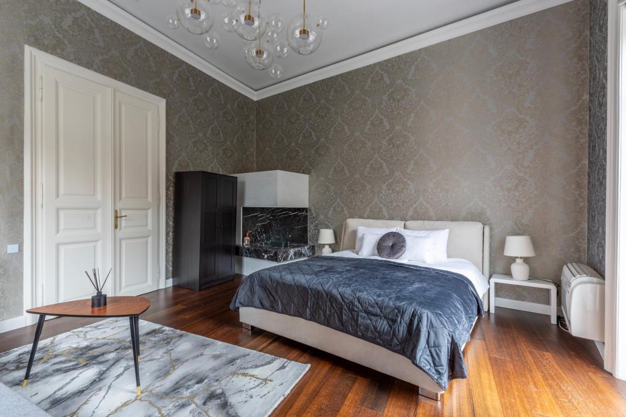 Apartamento Luxury With Balcony Next To The New York Cafe