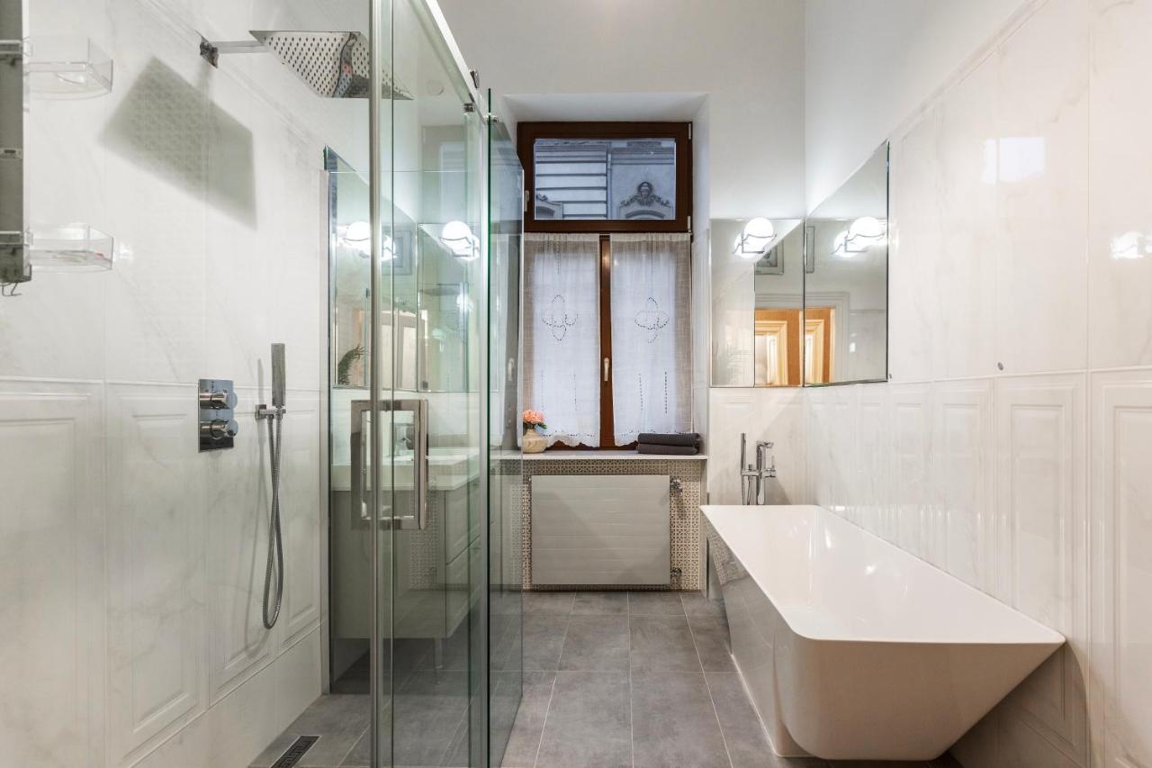 Appartement Luxury With Balcony Next To The New York Cafe Budapest